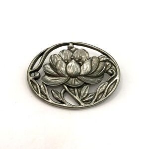 Seagull Pewter (1991) Canada Water Lily Brooch